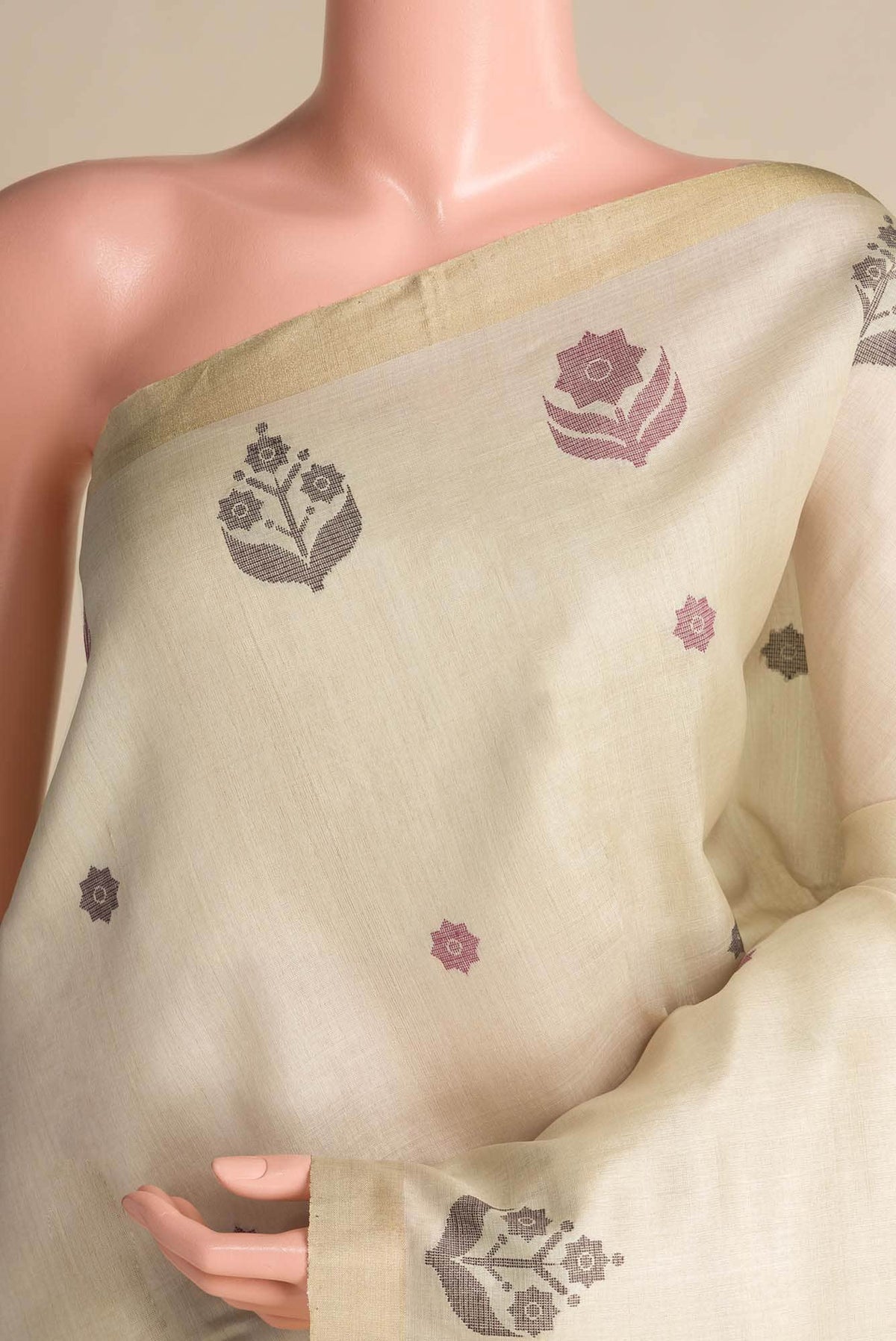 Lost in Fields-Cream Bhagalpuri Tussar Silk Saree