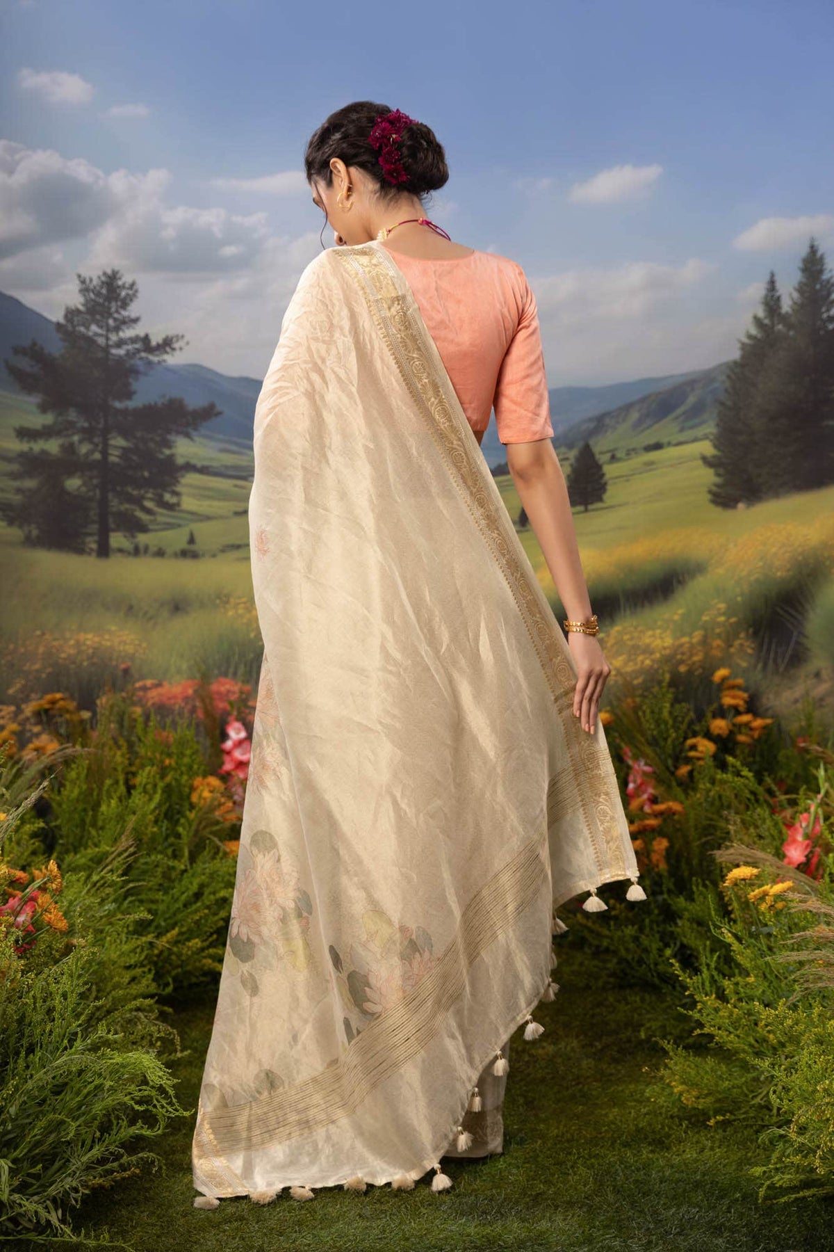 Song of Water Lilies-Beige Cotton Tissue Saree