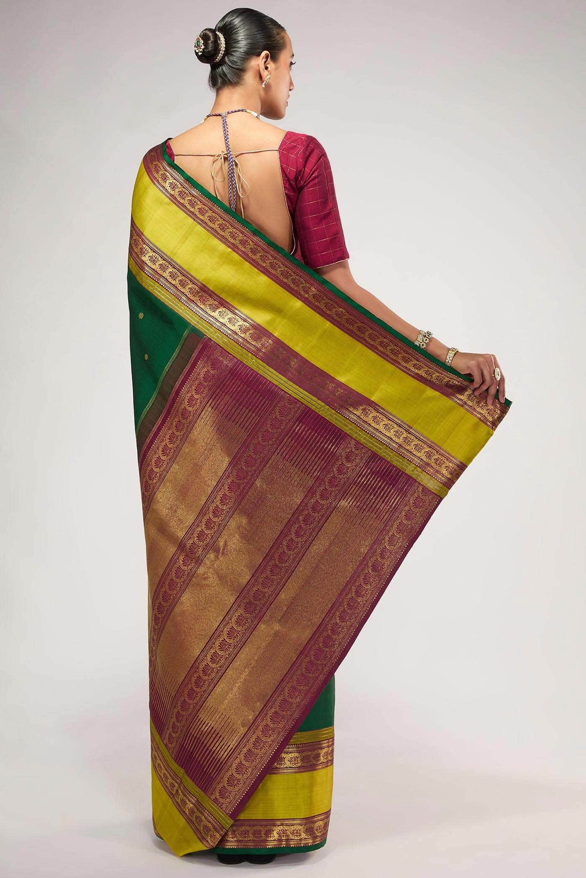 Tamira-Pure Silk Pure Gold Zari Green Kanchipuram Saree
