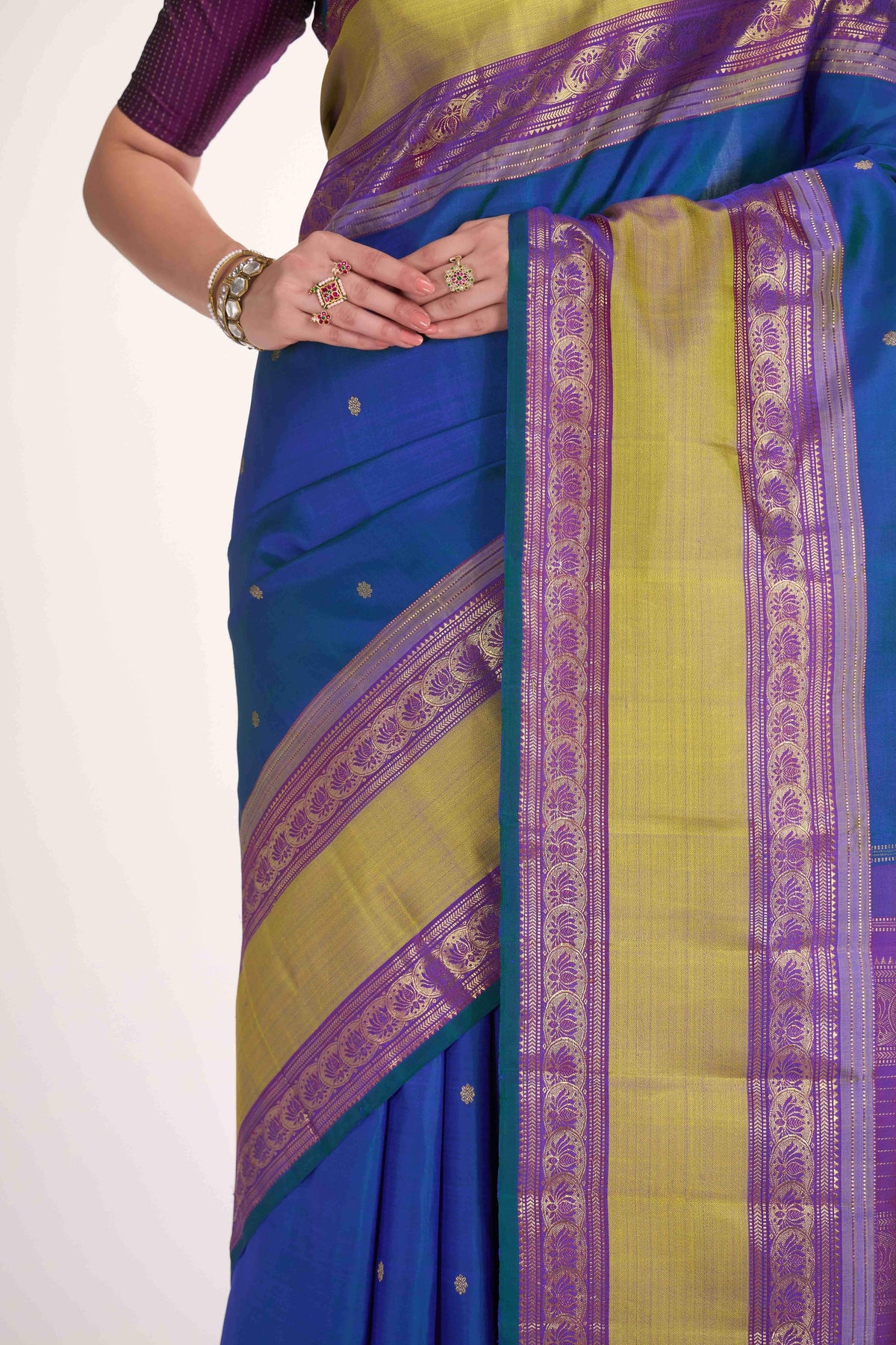 Tamira-Pure Silk Pure Gold Zari Blue with Green Dual Tone Kanchipuram Saree