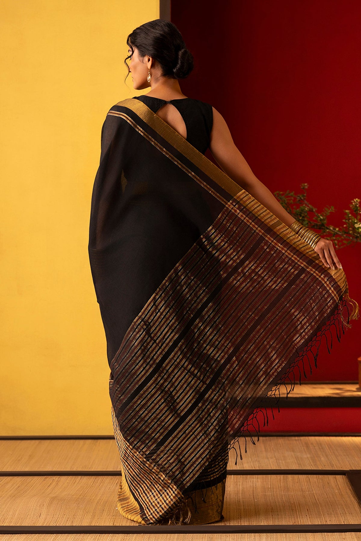 Surahi-Black Cotton Saree