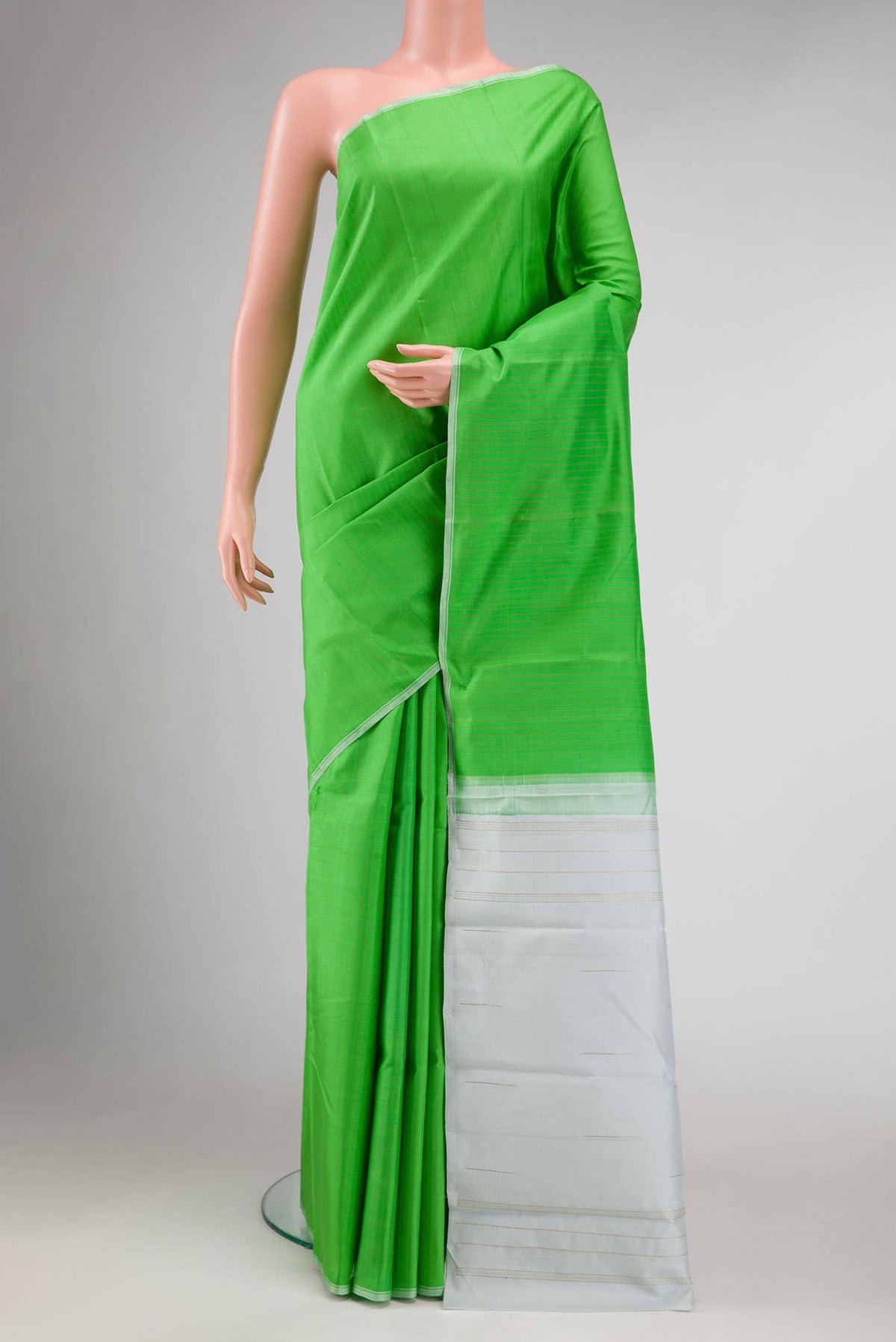 Parrot Green Kanchipuram Silk Saree
