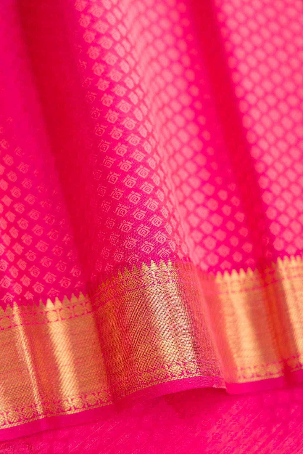 Pure Silk Pure Zari Coral Dual Tone Kanchipuram Saree