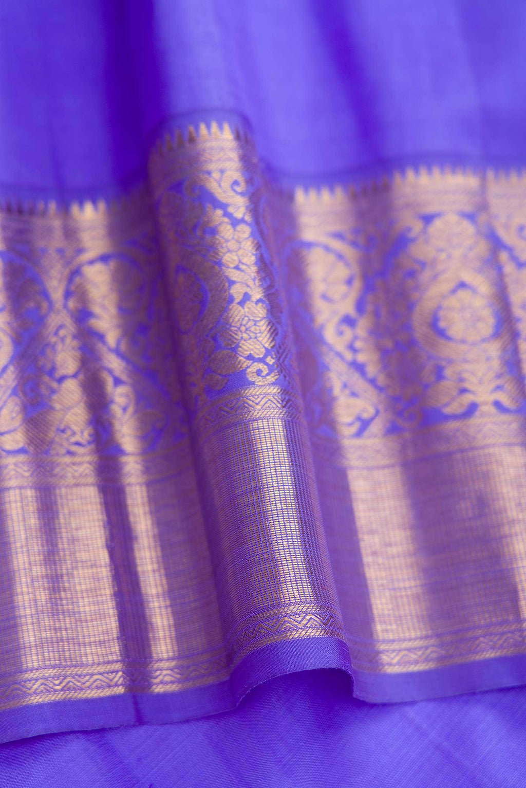 Pure Silk Pure Zari Blue Dual Tone Kanjivaram Tissue Saree