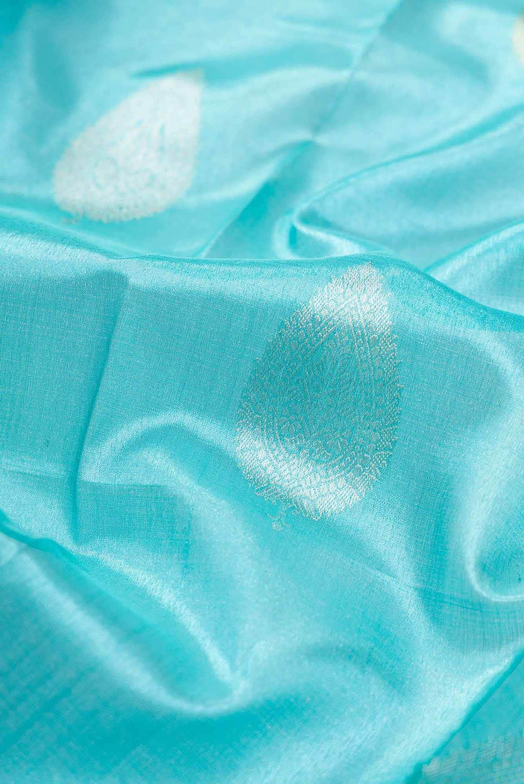 Pure Silk Pure Zari Blue Dual Tone Kanjivaram Tissue Saree