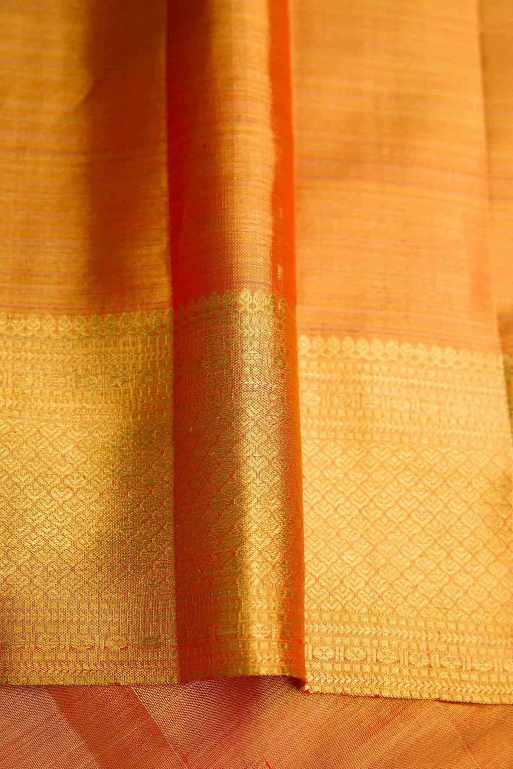 Mehandi Green and Red Dual Tone Kanjivaram Tissue Silk Saree