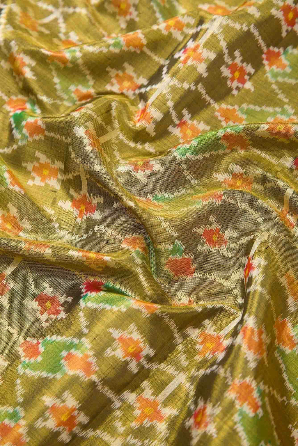 Mehandi Green and Red Dual Tone Kanjivaram Tissue Silk Saree