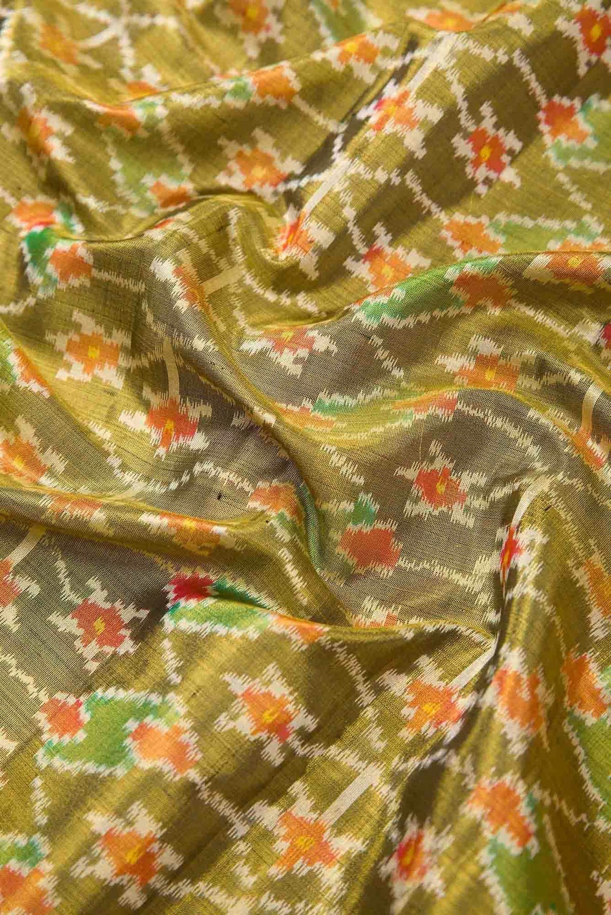 Mehandi Green and Red Dual Tone Kanjivaram Tissue Silk Saree