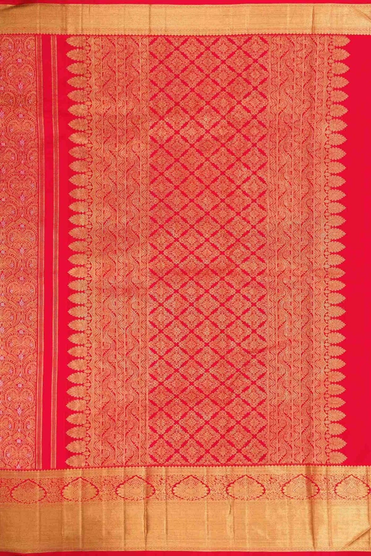 Pure Silk Pure Zari Red Dual Tone Kanjivaram Saree