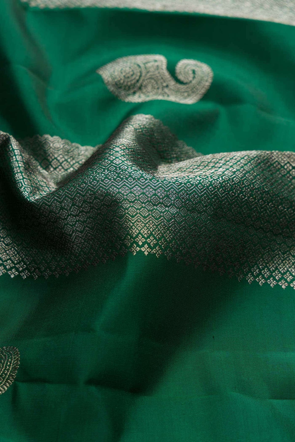 Green Dual Tone Kanchipuram Silk Saree