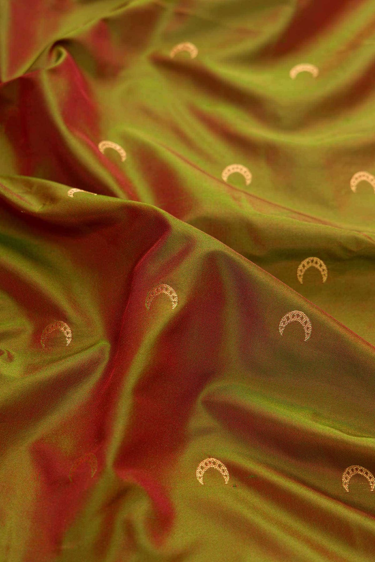 Mehandi Green Dual Tone Blended Paithani Silk Saree