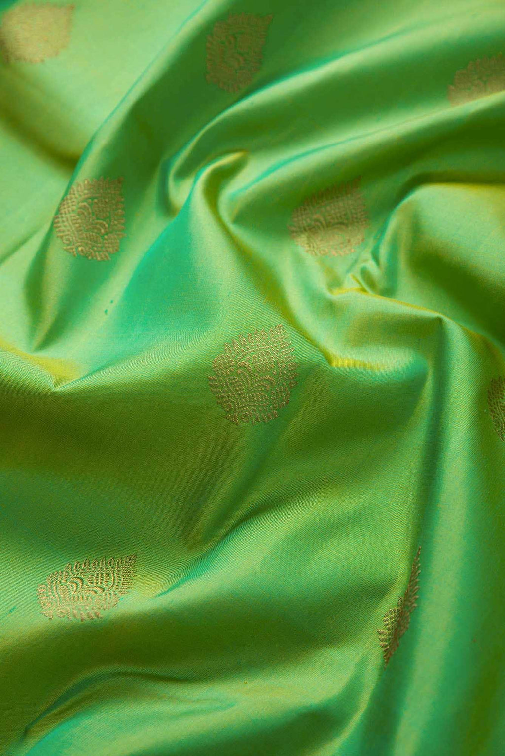 Pure Silk Pure Zari Light Green Dual Tone Kanjivaram Saree