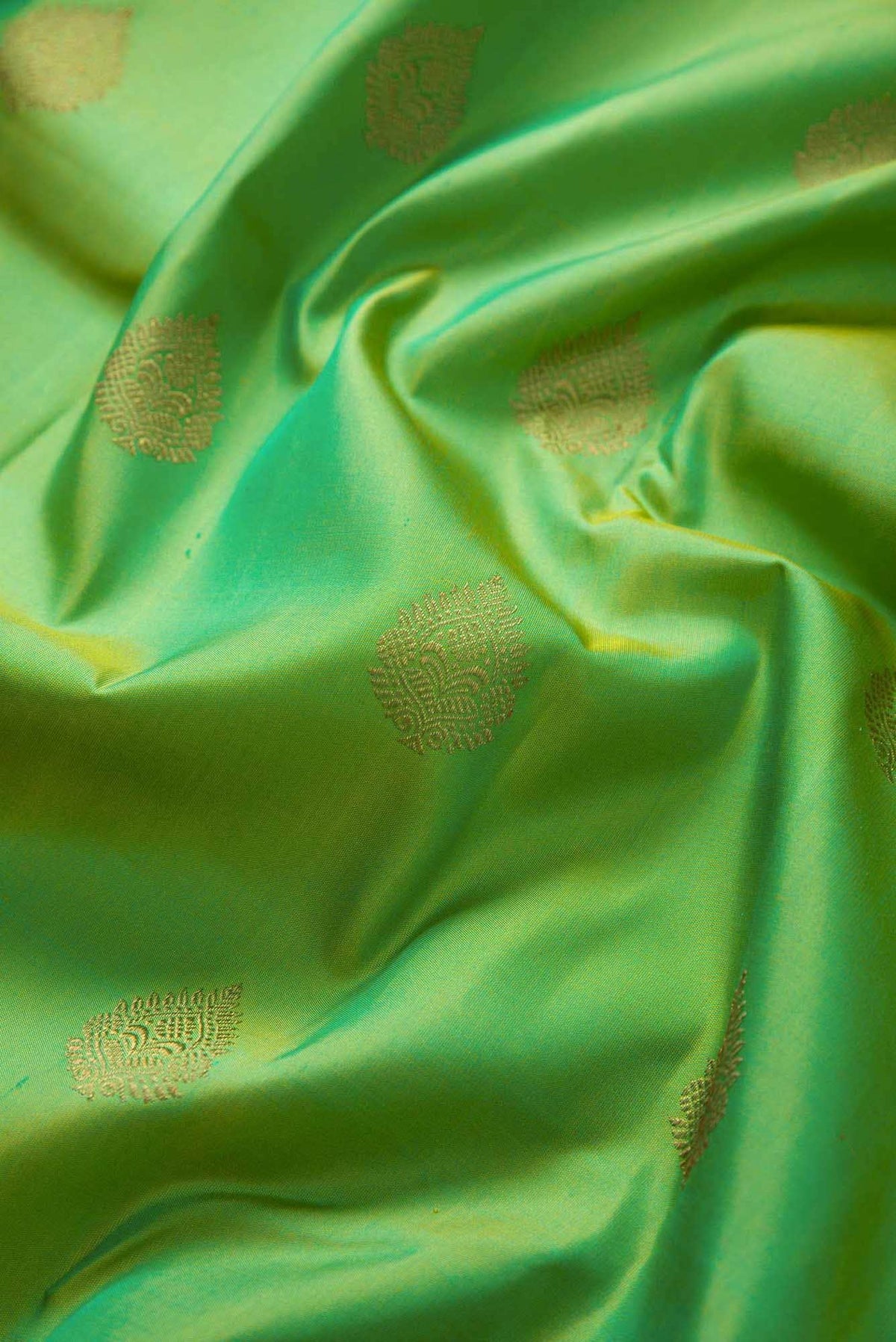 Pure Silk Pure Zari Light Green Dual Tone Kanjivaram Saree