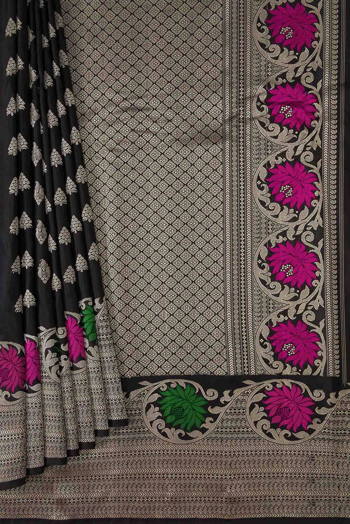 Black Dual Tone Gadwal Silk Saree