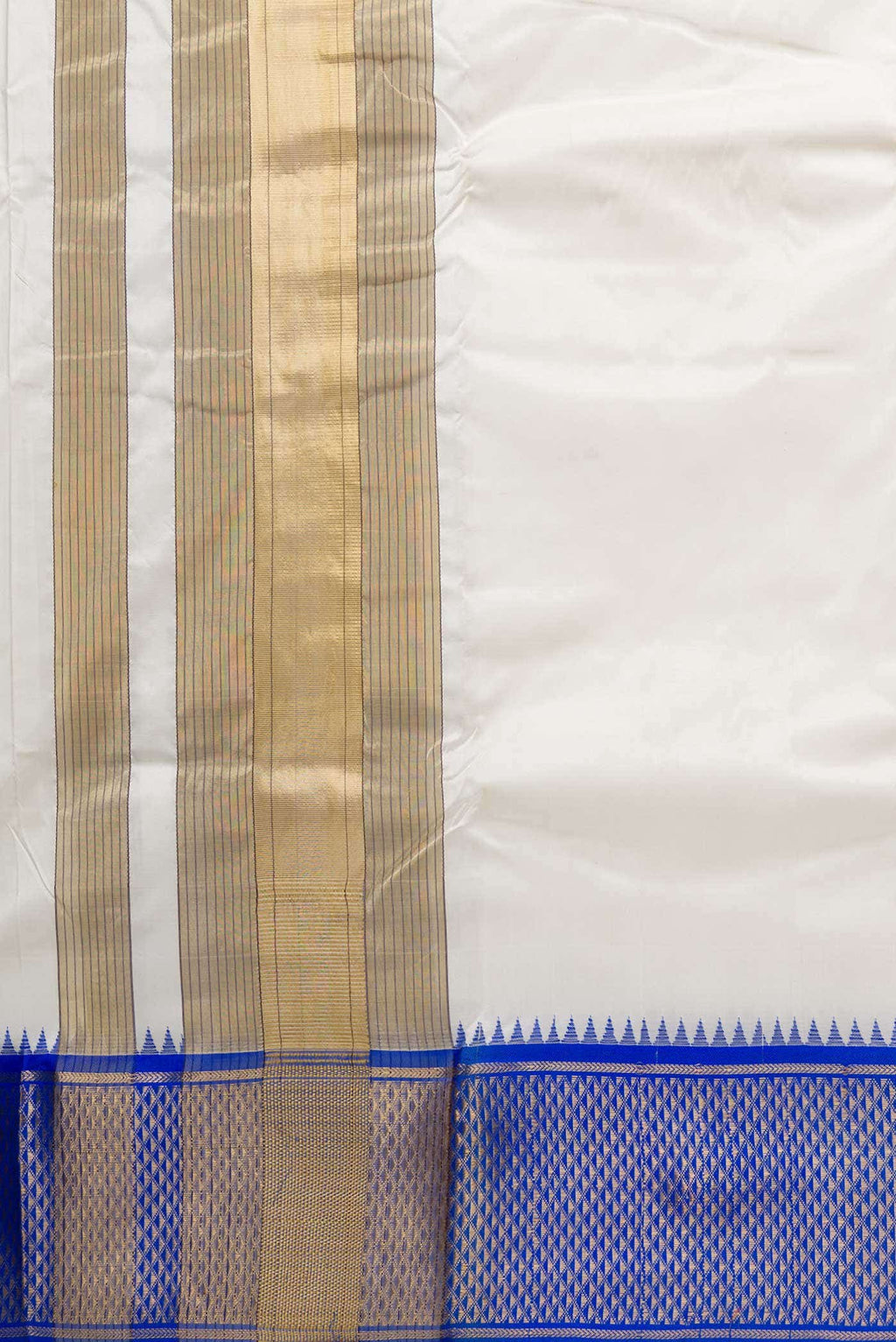 Off White Silk Dhoti With Angavastram (9X 5) Muzham